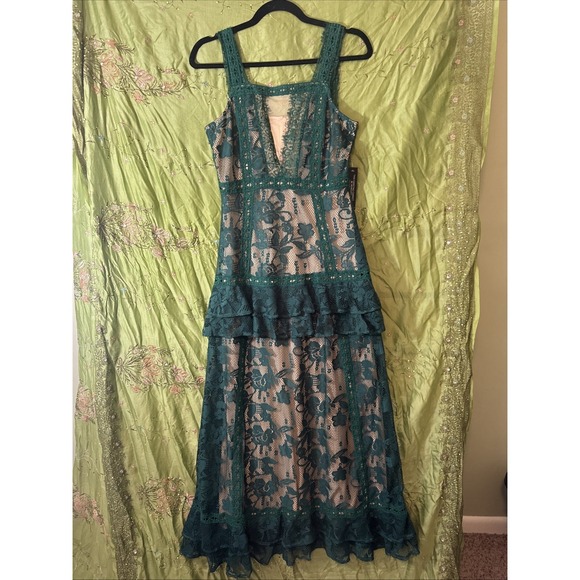 Venus Maxi Dress Green Lace Long Boho Formal Romantic Garden Wedding Size 8 NWT - Picture 1 of 8